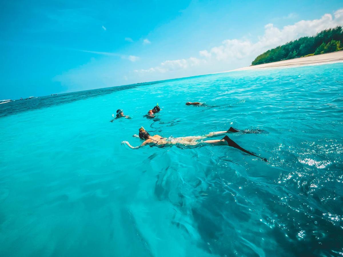 Zanzibella Hotel & Spa 키웬그와 외부 사진 Snorkeling in the Maldives