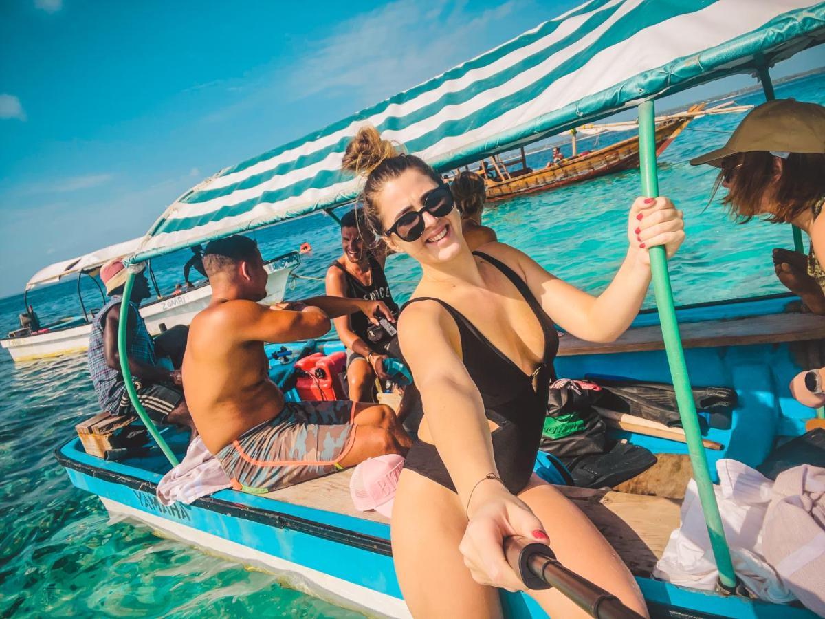 Zanzibella Hotel & Spa 키웬그와 외부 사진 A tourist on a boat in Zanzibar
