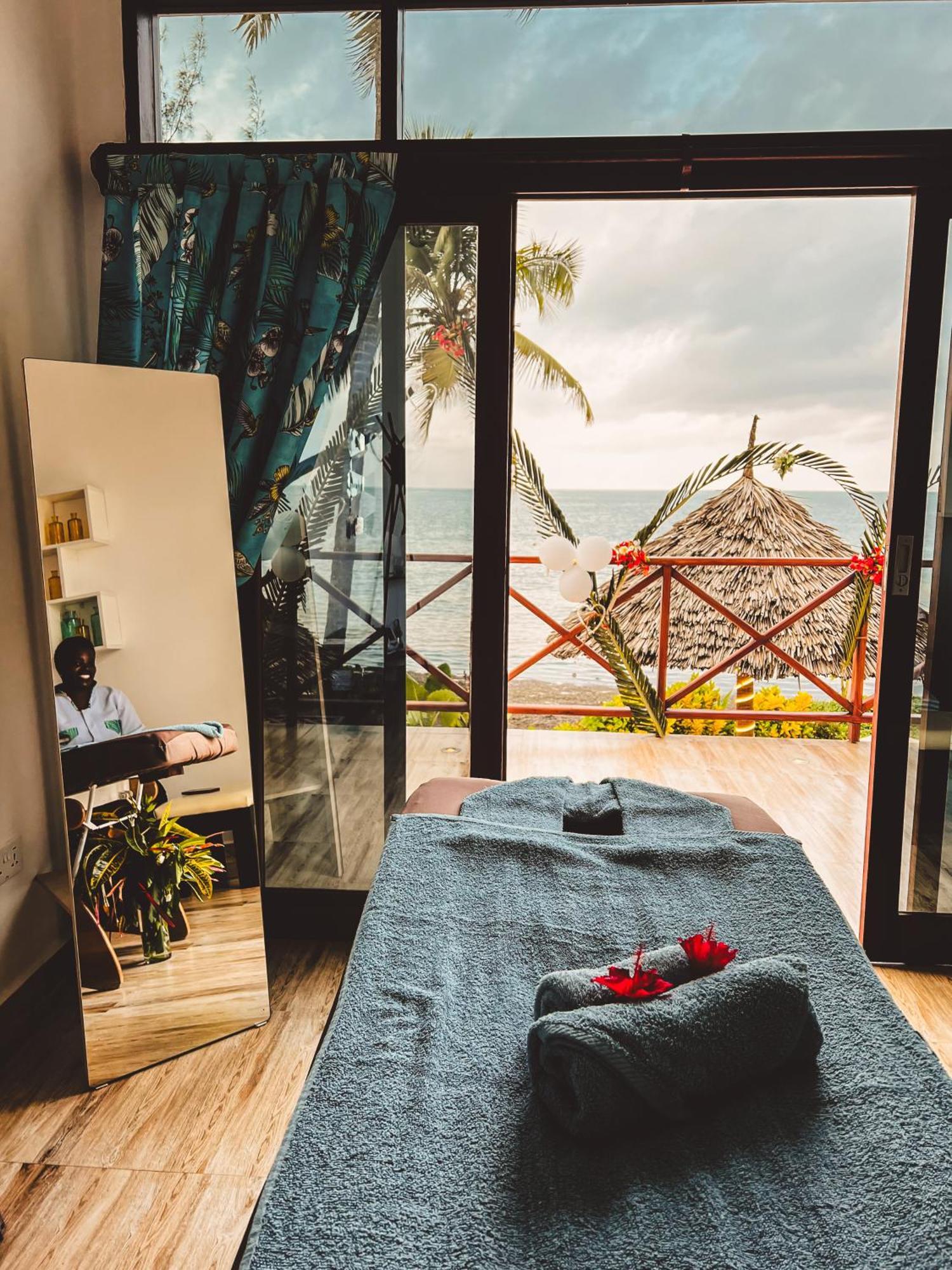 Zanzibella Hotel & Spa 키웬그와 외부 사진 Spa at the Palm Beach Hotel