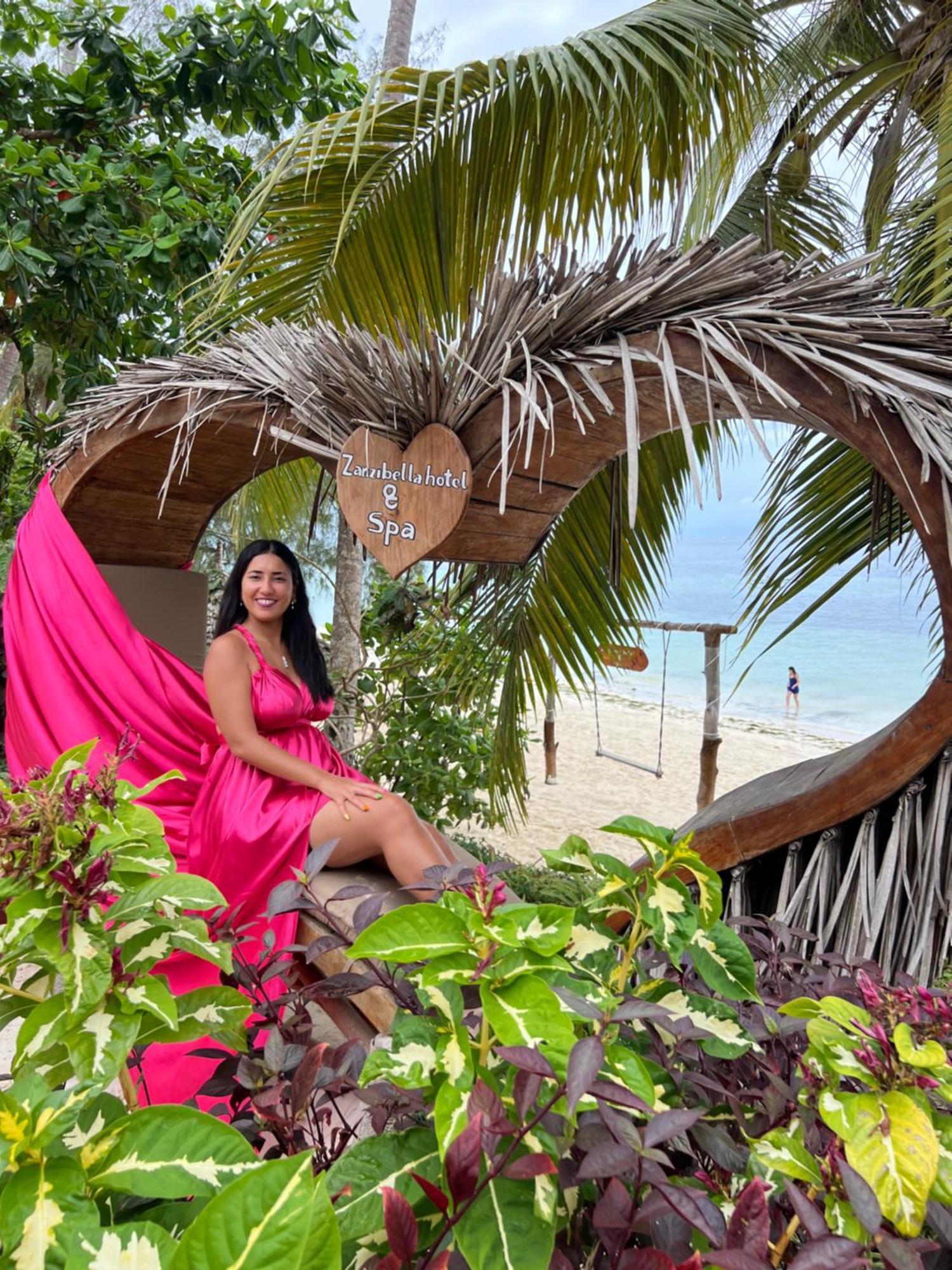Zanzibella Hotel & Spa 키웬그와 외부 사진 A tourist at the beach